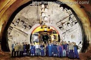 Bases subterrâneas militares (Dumbs) da Nova Ordem Mundial nos EUA 15 equipe-operaria-perfuracoes-das-bases-subterraneas